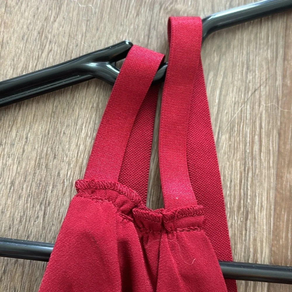 Express Cutout Top - red - Picture 5 of 7